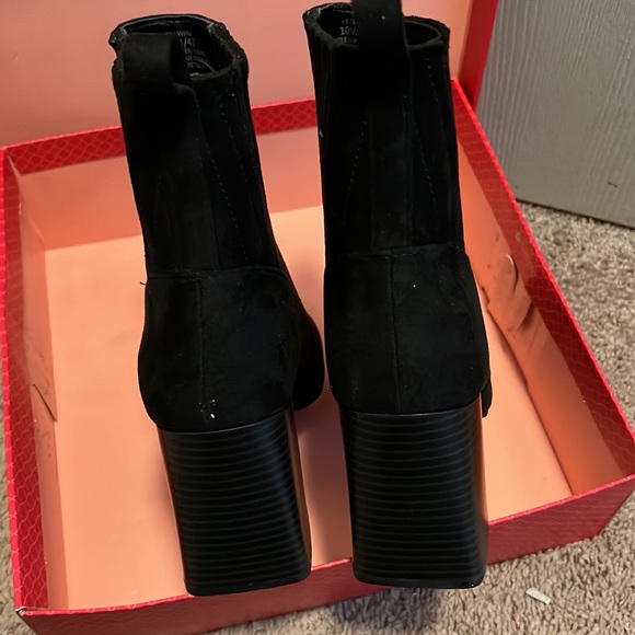 Kelly & Katie Black Stretch Booties Size 10 - Picture 3 of 6